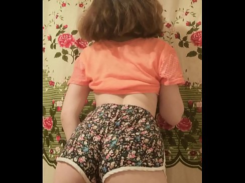 ❤️ دختر جوان سکسی که شورتش را جلوی دوربین در می آورد پورنو در fa.redpornpictures.ru ❤