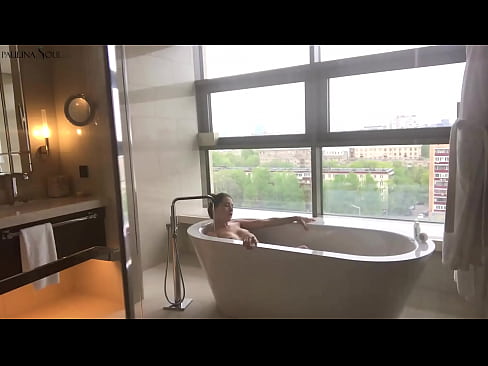❤️ عزیزم فوق العاده با شور و شوق بیدمشک خود را در حمام تکان می دهد پورنو در fa.redpornpictures.ru ❤